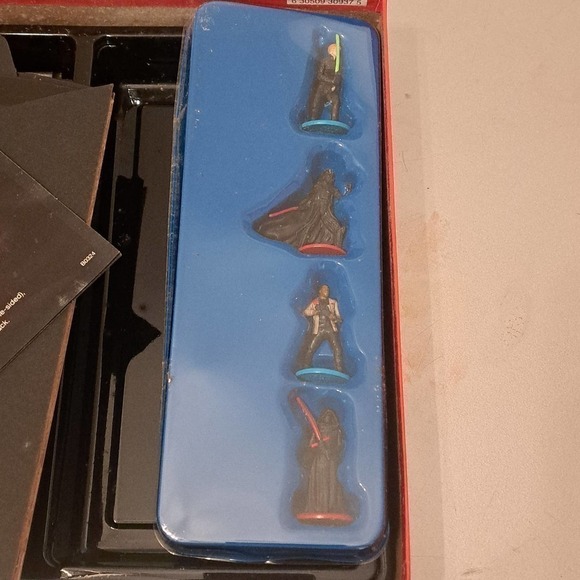 Monopoly Star Wars Board Game - Picture 4 of 4